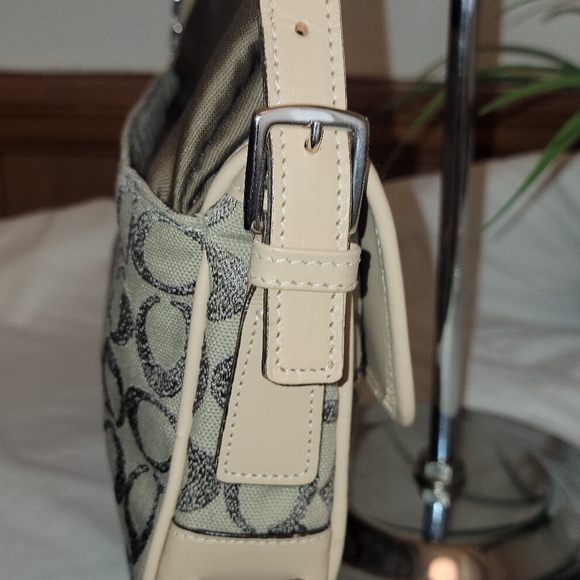 🔥 Coach Signature Bucket Flap Bag 🎒 - Picture 5 of 8